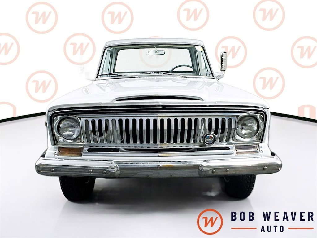 Used 1972 Jeep J2000 Truck