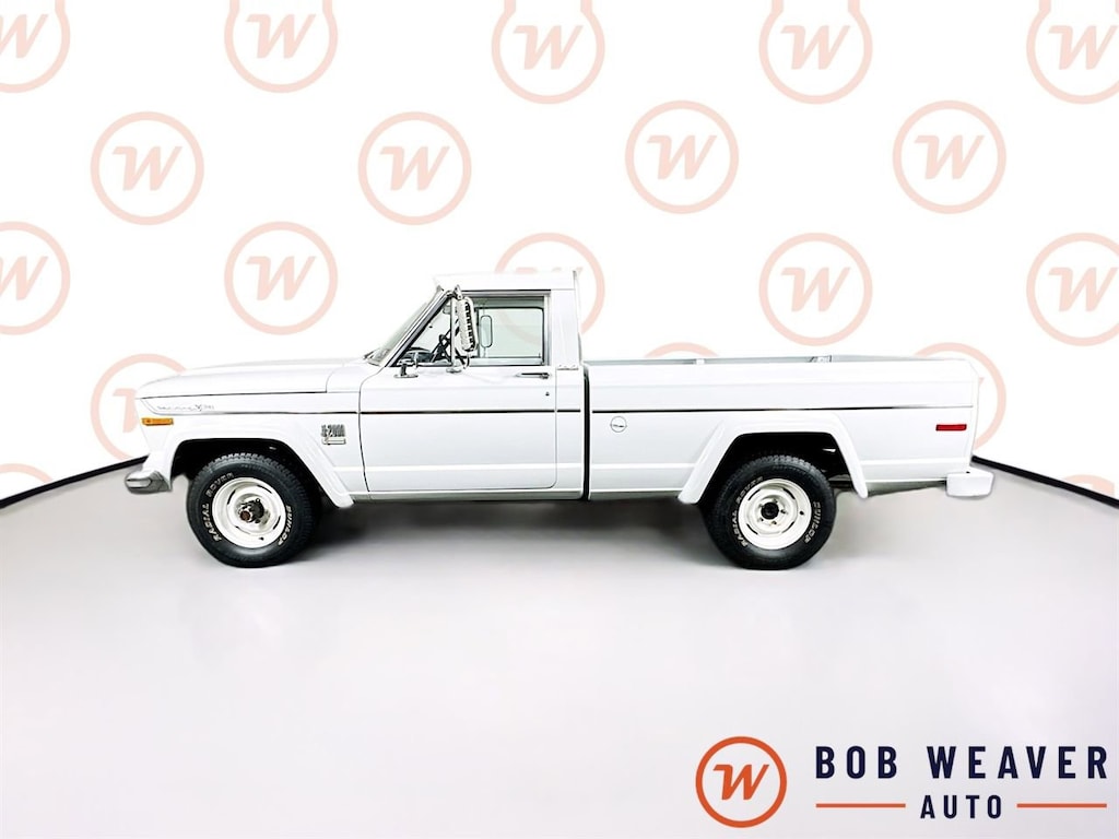 Used 1972 Jeep J2000 Truck