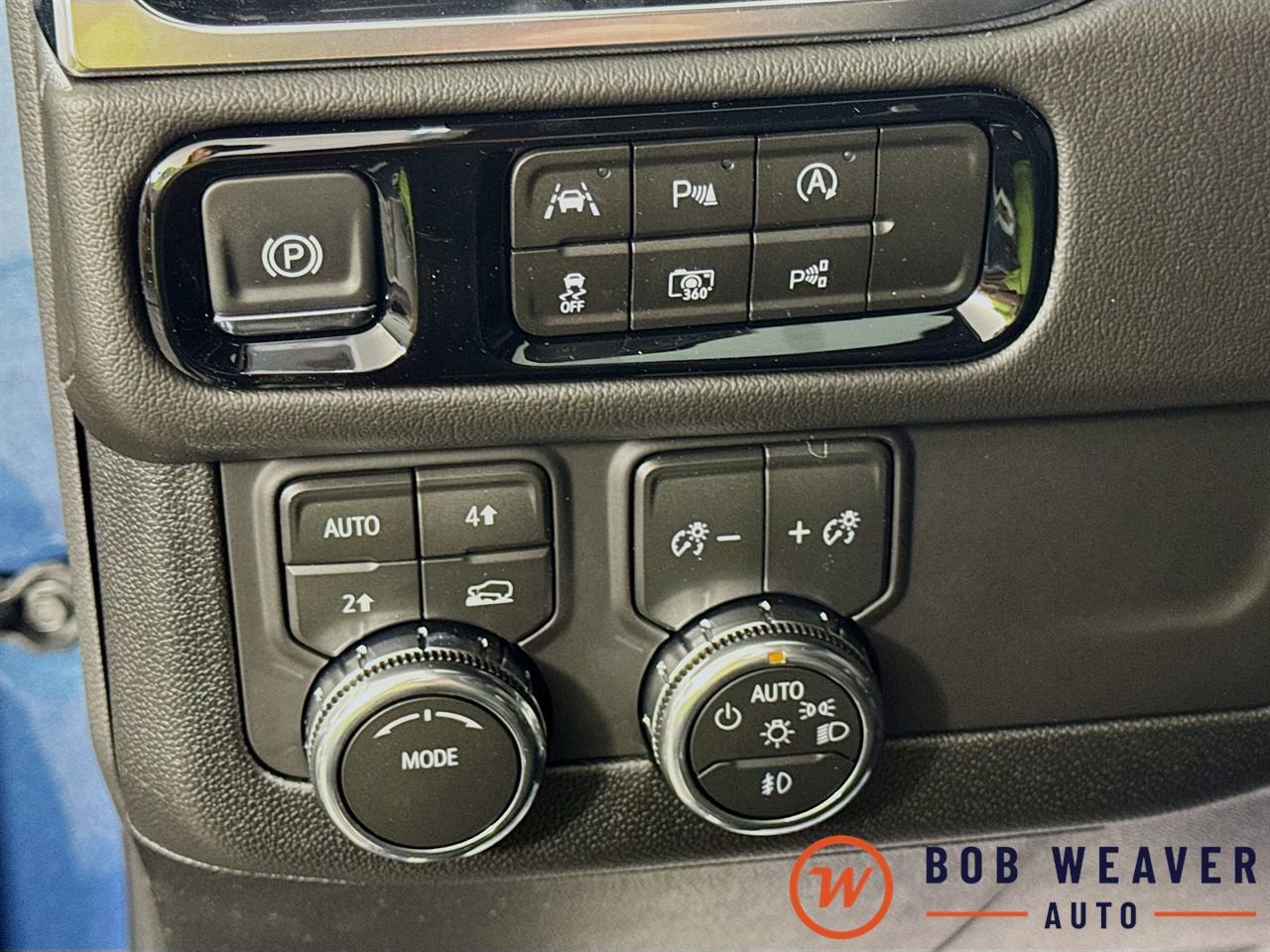 2026 GMC Yukon Denali - Photo 12