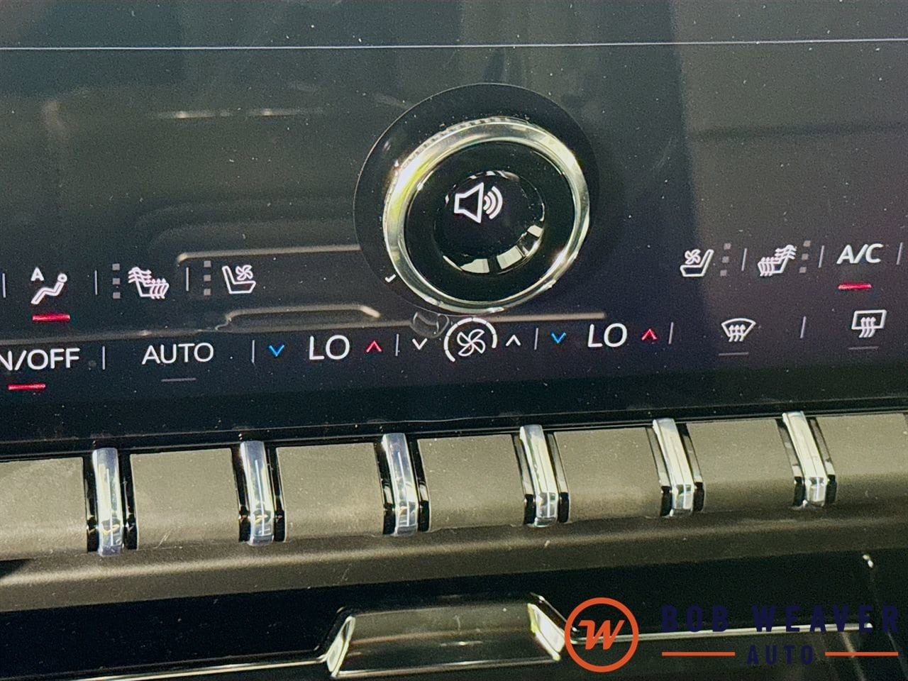 2026 GMC Yukon Denali - Photo 24