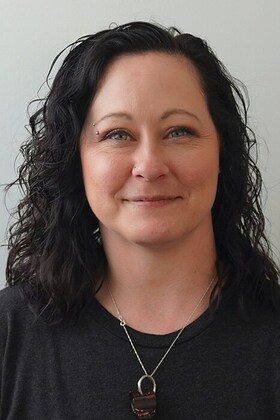 Staff member Steph Nouzovsky from ID_9b68ec