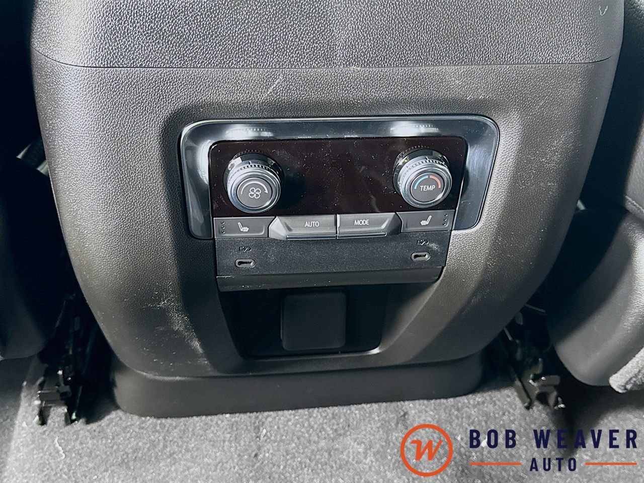 2026 GMC Yukon Denali - Photo 32