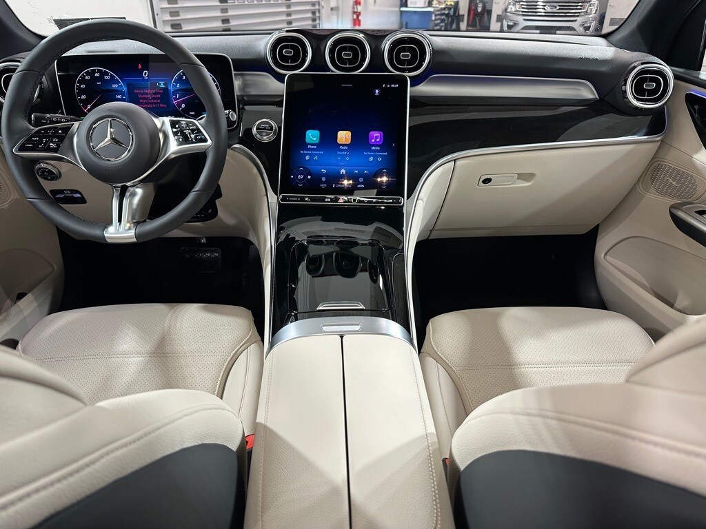 2026 Mercedes Benz GLC 300 4MATIC photo 4