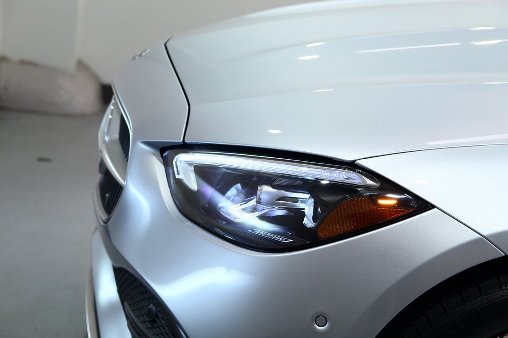 2025 Mercedes-Benz C-Class Sedan C 300 - Photo 17