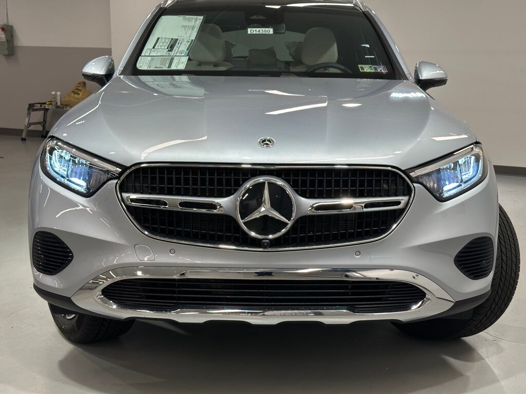 2026 Mercedes Benz GLC 300 4MATIC photo 3