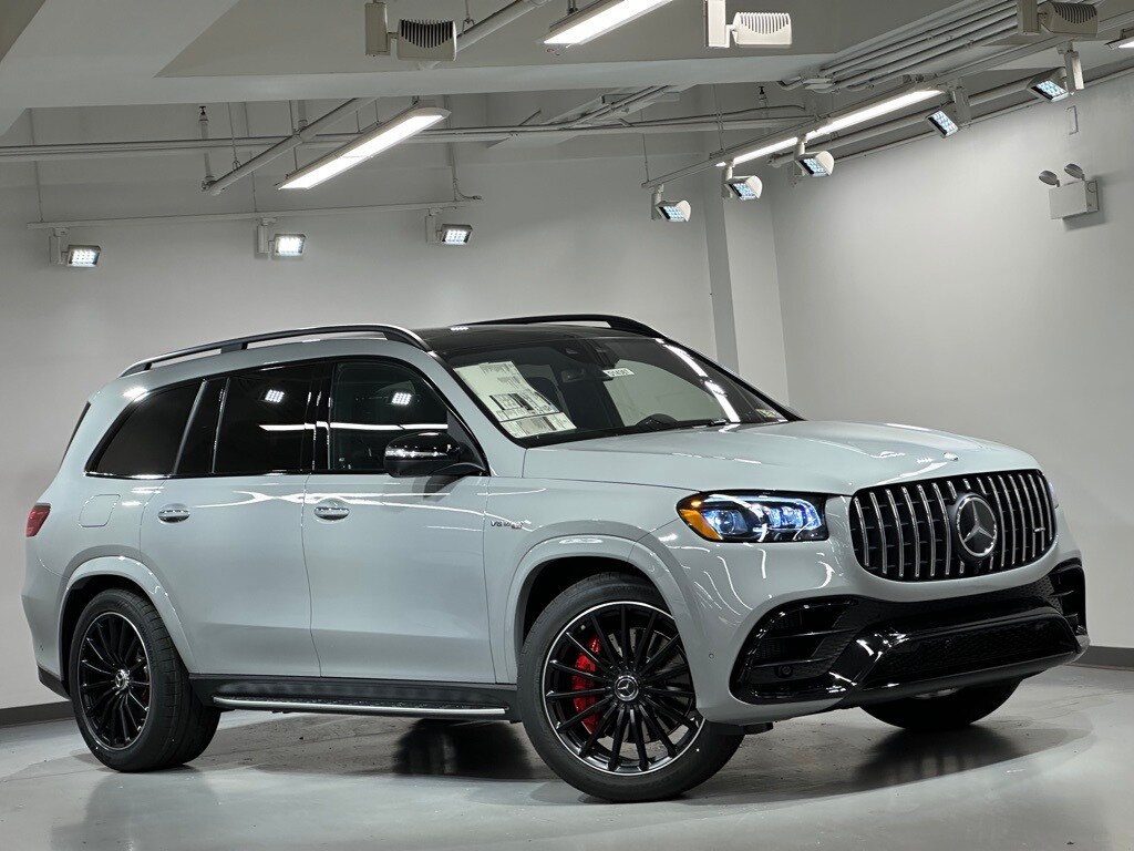2026 Mercedes Benz GLS AMG 63 4MATIC photo 2