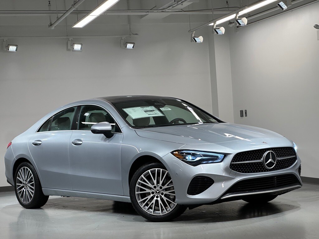 2025 Mercedes Benz CLA 250 4MATIC photo 2