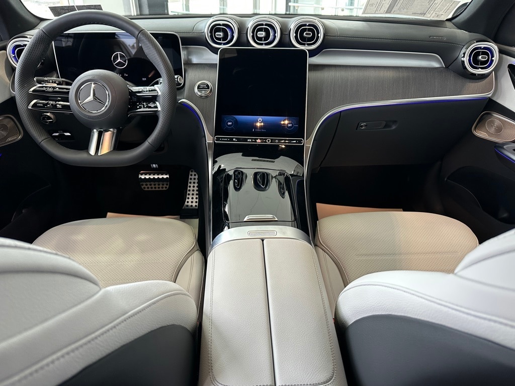 2026 Mercedes Benz GLC 300 4MATIC photo 3