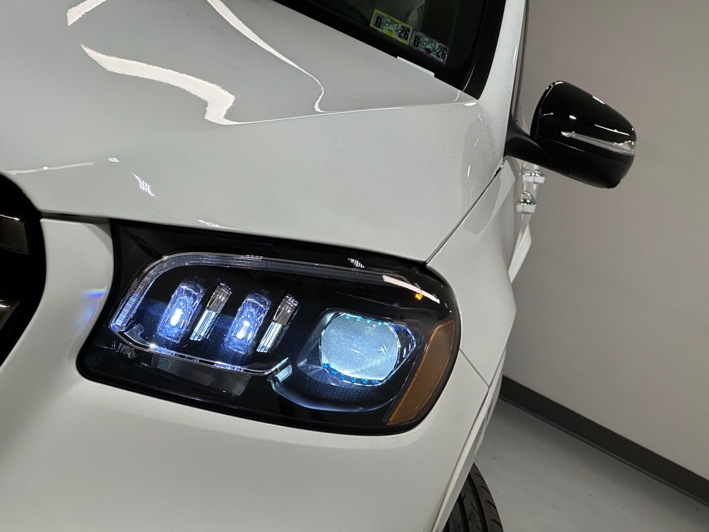 2025 Mercedes-Benz GLS Base