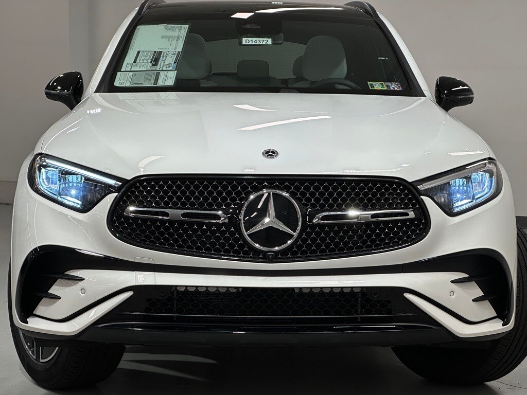 2026 Mercedes Benz GLC 300 4MATIC photo 3