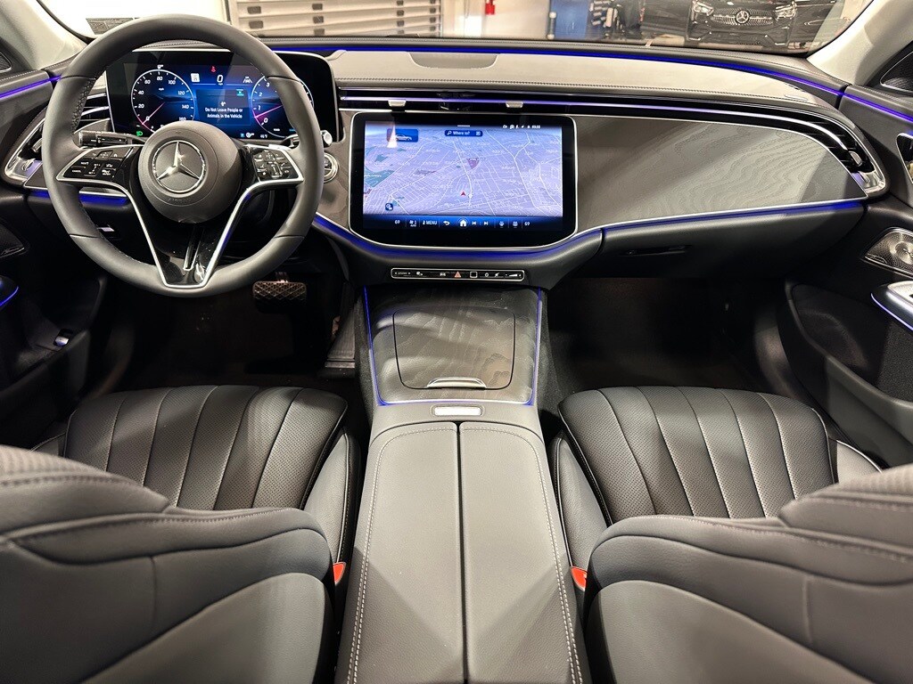 2026 Mercedes Benz E 450 4MATIC photo 4