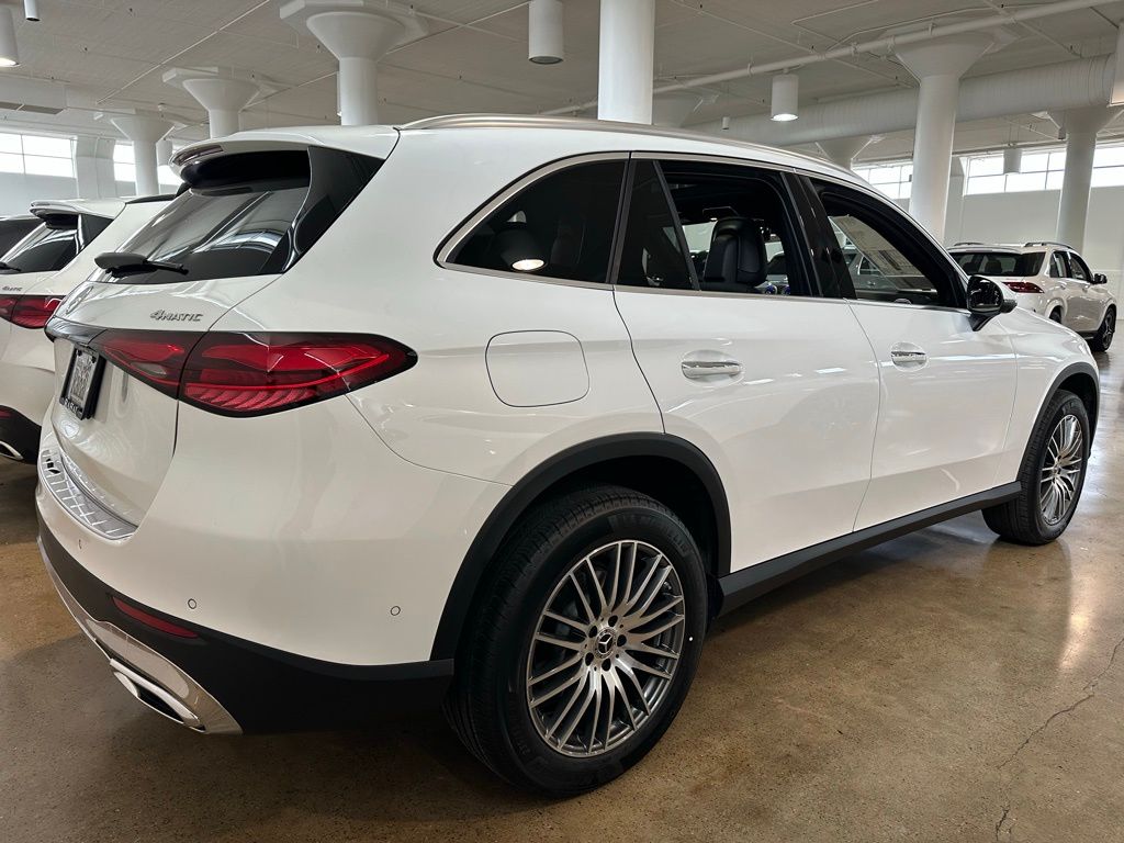 2026 Mercedes-Benz GLC Base - Photo 9