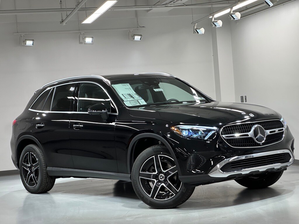 2026 Mercedes Benz GLC 300 4MATIC photo 2