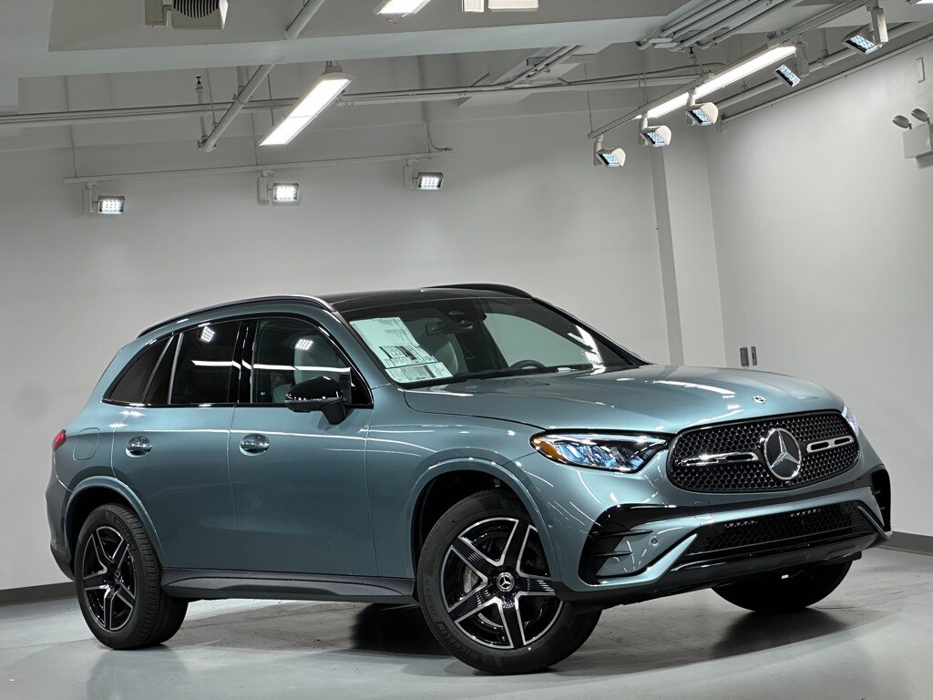 2026 Mercedes Benz GLC 300 4MATIC photo 2