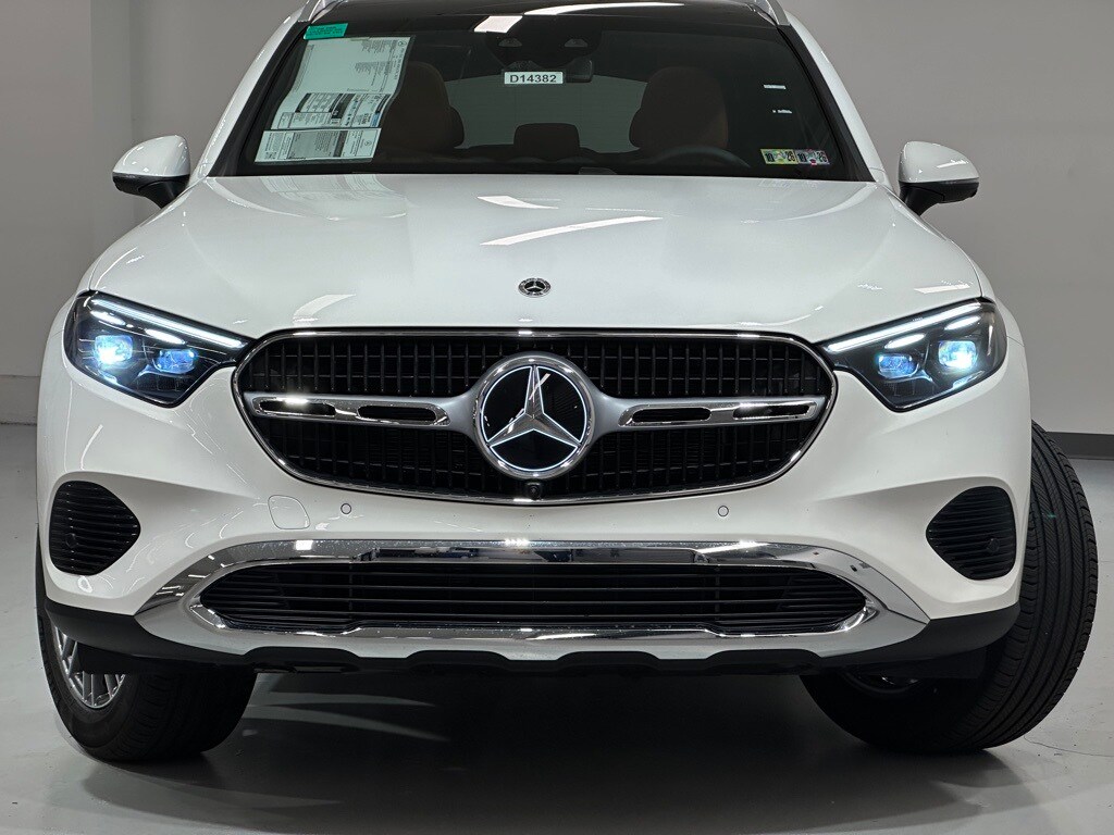 2026 Mercedes Benz GLC 300 4MATIC photo 2