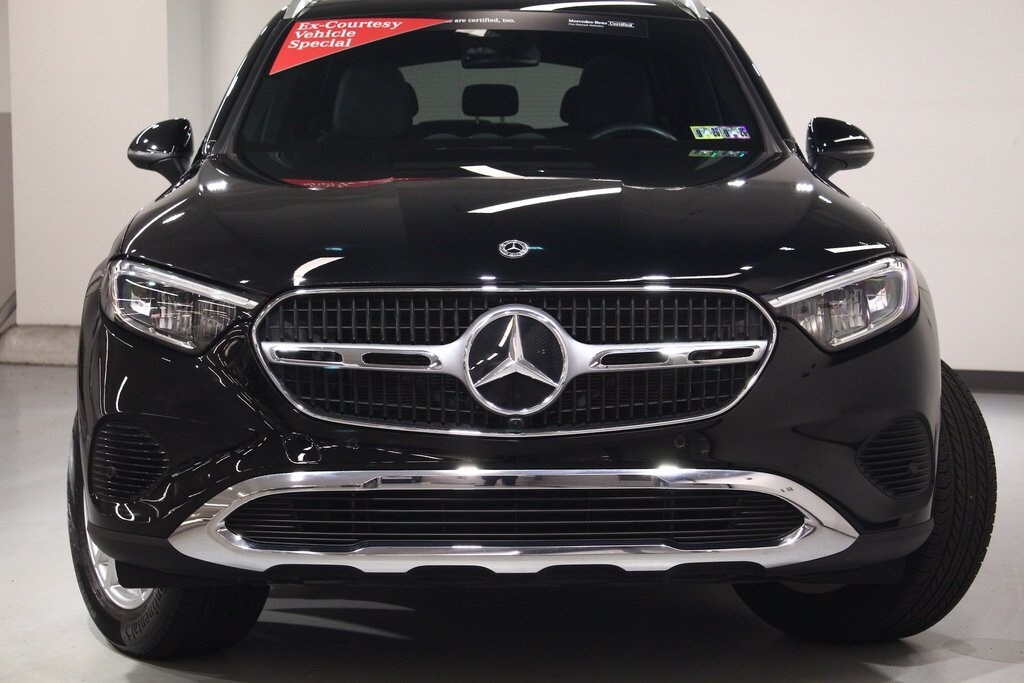 2025 Mercedes Benz GLC 300 photo 3