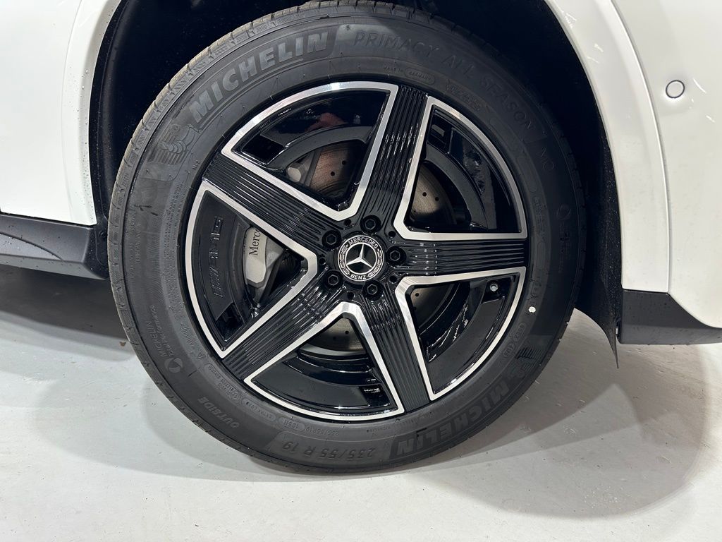 2026 Mercedes-Benz GLC Base - Photo 9