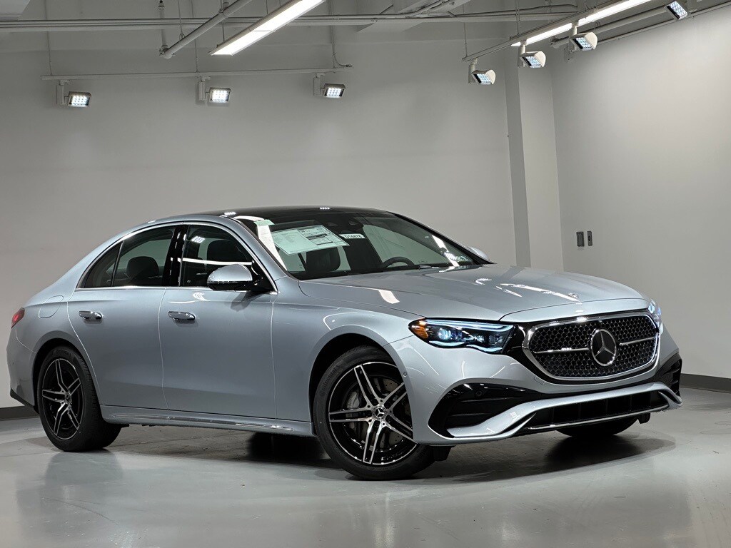 2026 Mercedes Benz E 450 4MATIC photo 2