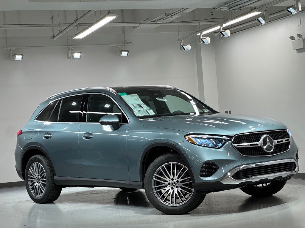 2026 Mercedes Benz GLC 300 4MATIC photo 2