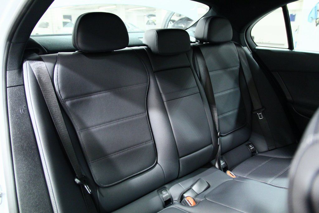2025 Mercedes-Benz C-Class Sedan C 300 - Photo 27