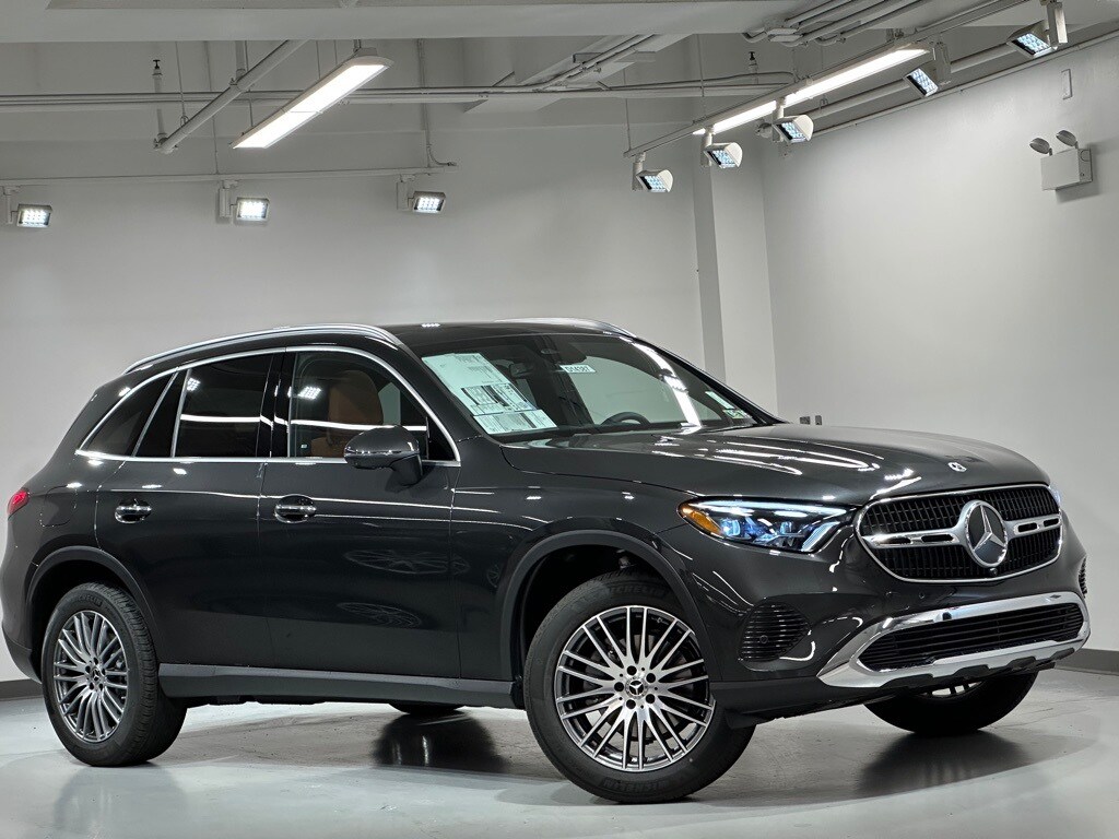 2026 Mercedes Benz GLC 300 4MATIC photo 2