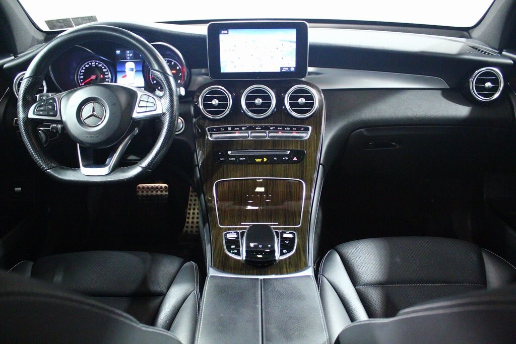 2018 Mercedes Benz GLC 300 photo 3