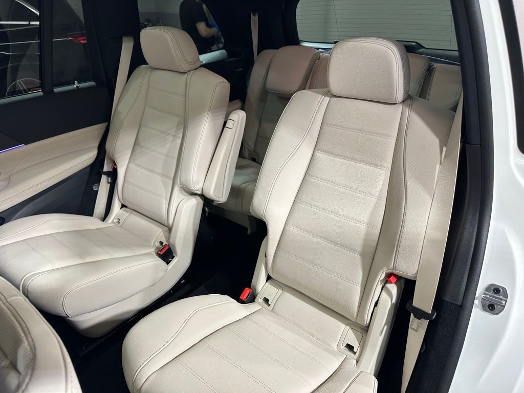 2025 Mercedes-Benz GLS Base - Photo 18