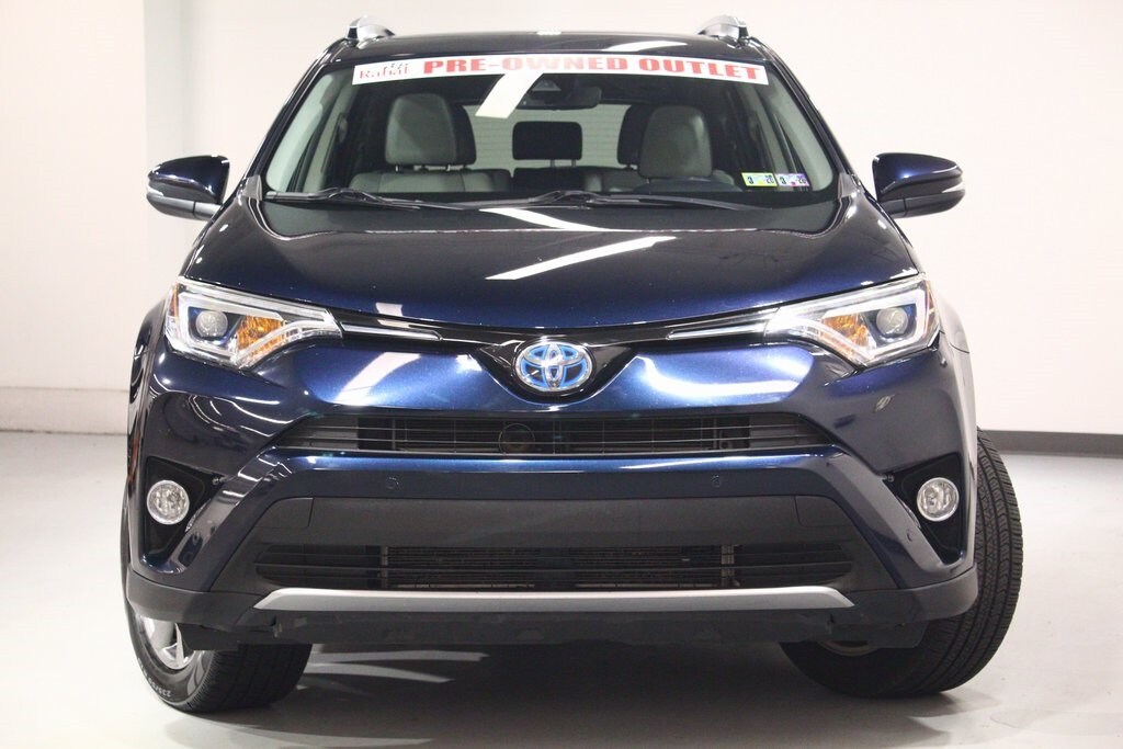 2017 Toyota RAV4 Hybrid Limited photo 2