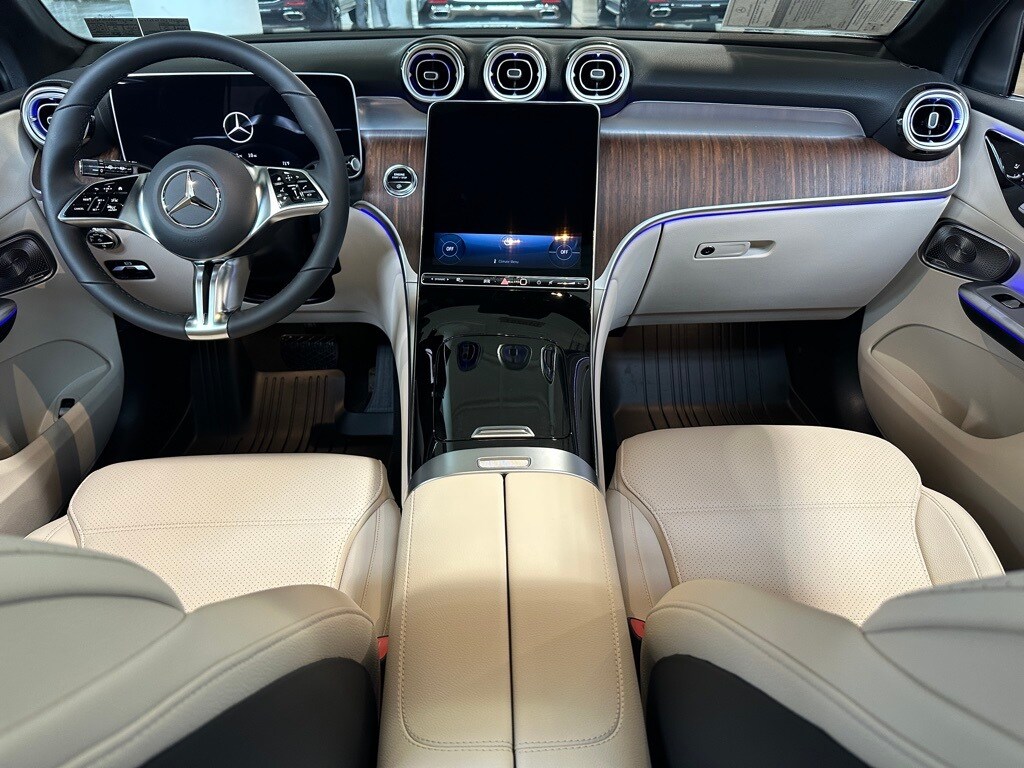 2026 Mercedes Benz GLC 300 4MATIC photo 4