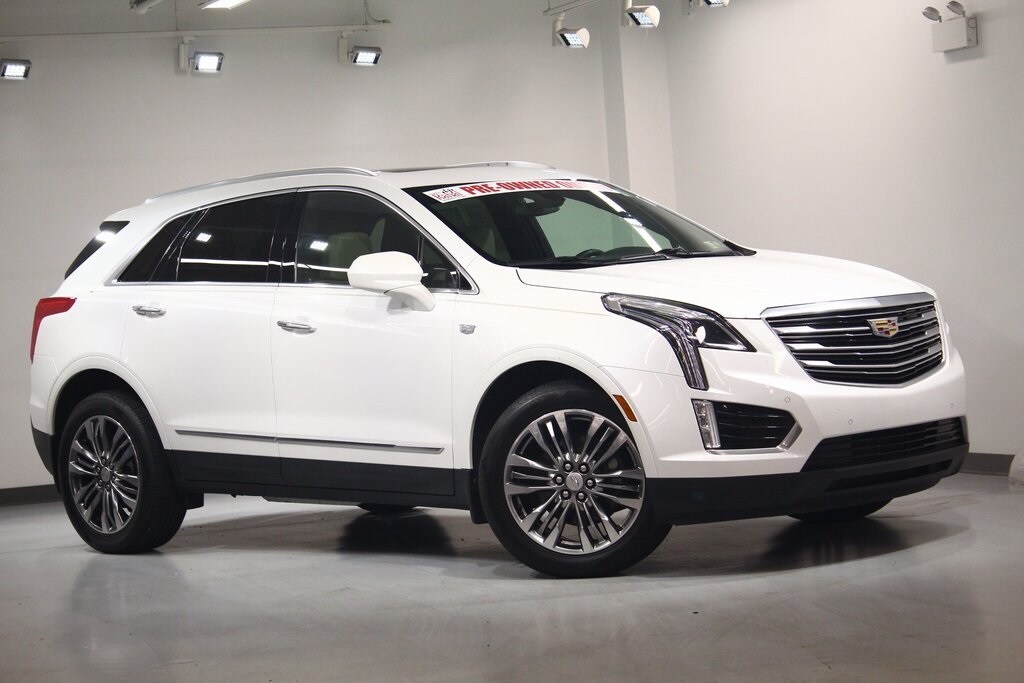 2018 Cadillac XT5 Premium Luxury photo 2