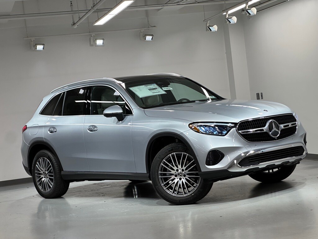 2026 Mercedes Benz GLC 300 4MATIC photo 2