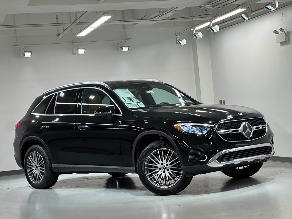 2026 Mercedes Benz GLC 300 4MATIC photo 2