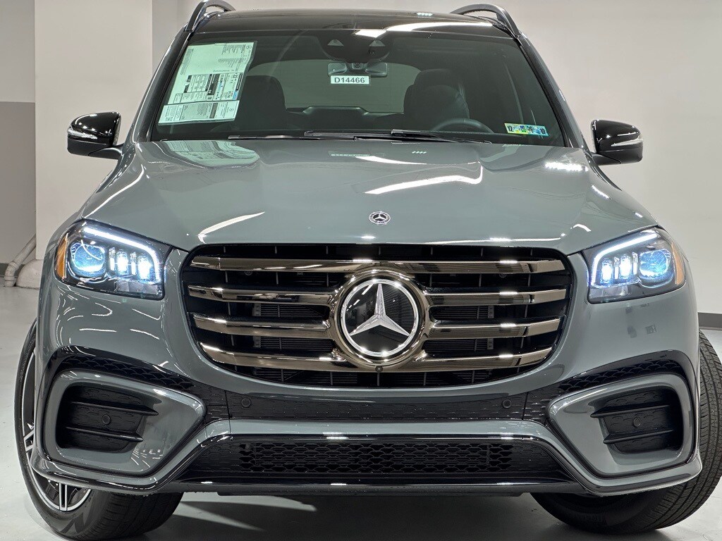 2026 Mercedes Benz GLS 450 4MATIC photo 3