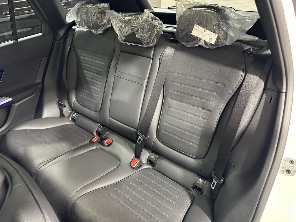 2026 Mercedes-Benz GLC Base - Photo 17