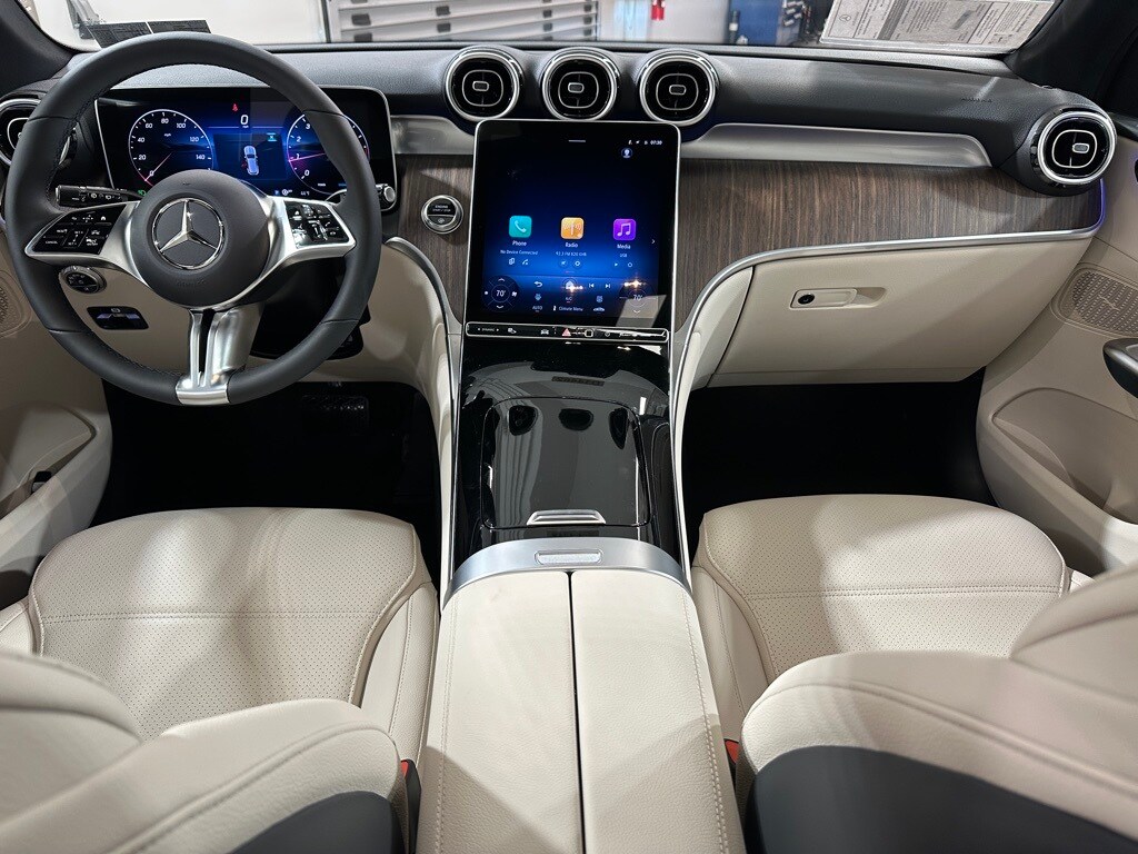 2026 Mercedes Benz GLC 300 4MATIC photo 4