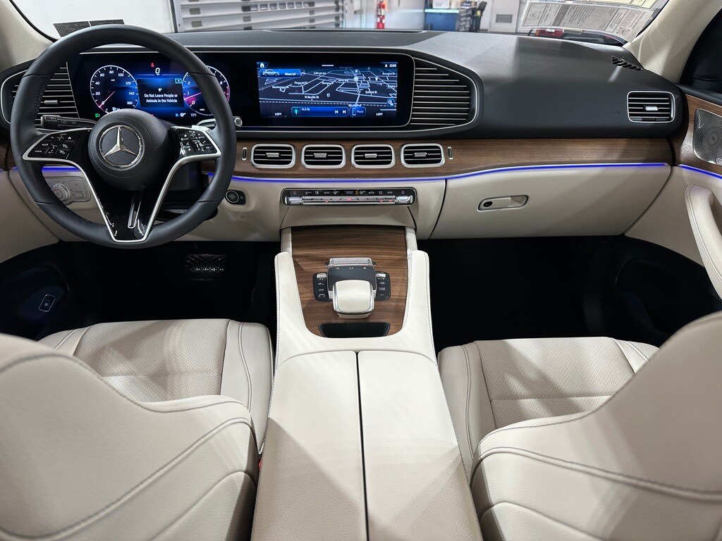 2025 Mercedes Benz GLE 350 4MATIC photo 4