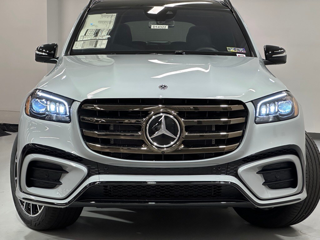 2026 Mercedes Benz GLS 580 4MATIC photo 3
