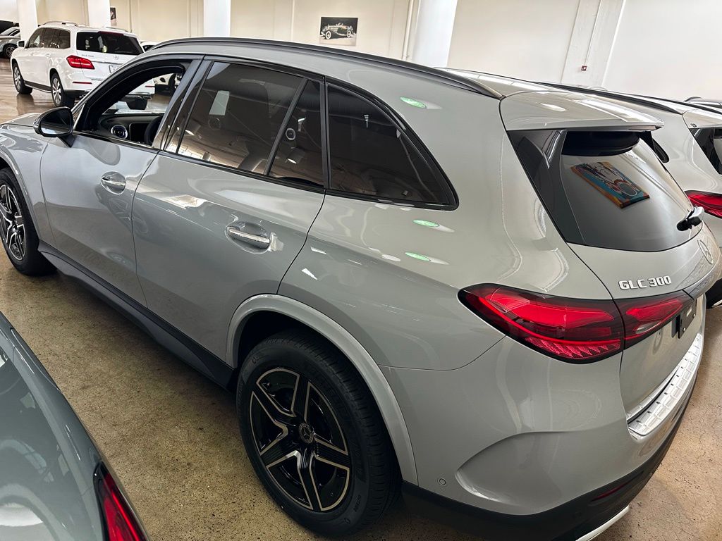 2026 Mercedes-Benz GLC Base