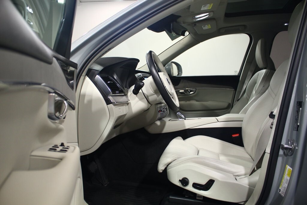 2025 Volvo XC90 photo 4