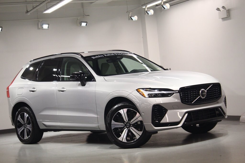 2024 Volvo XC60 Recharge Hybrid T8 Plus photo 2