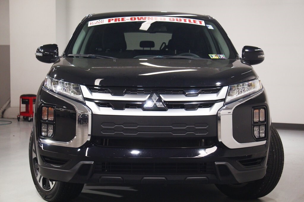 2020 Mitsubishi Outlander Sport SE photo 2