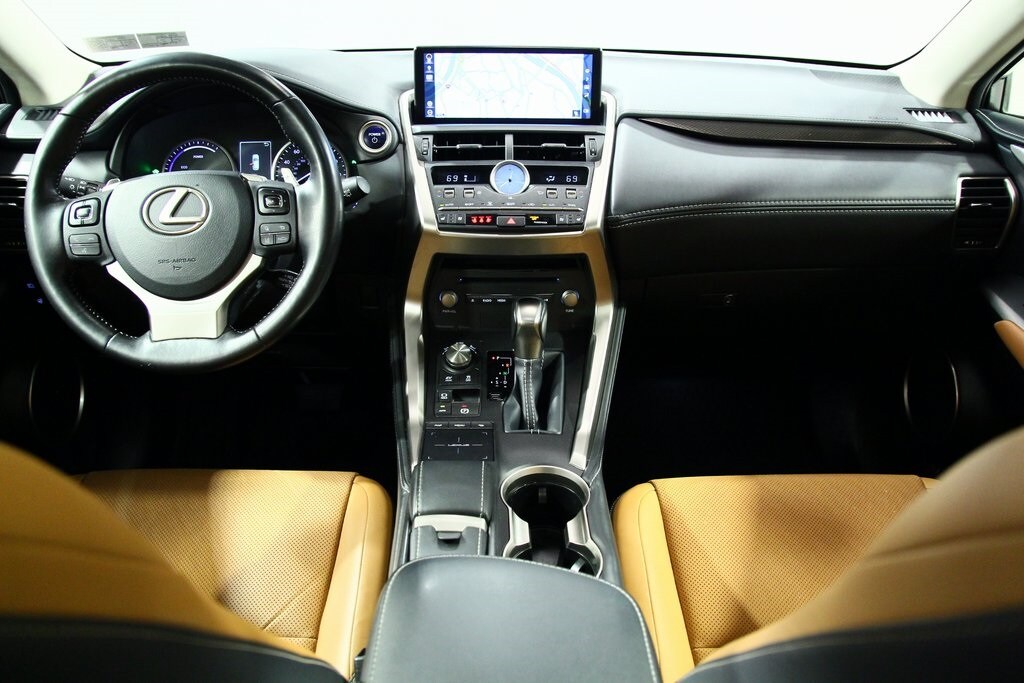 2019 Lexus NX 300h Luxury photo 2