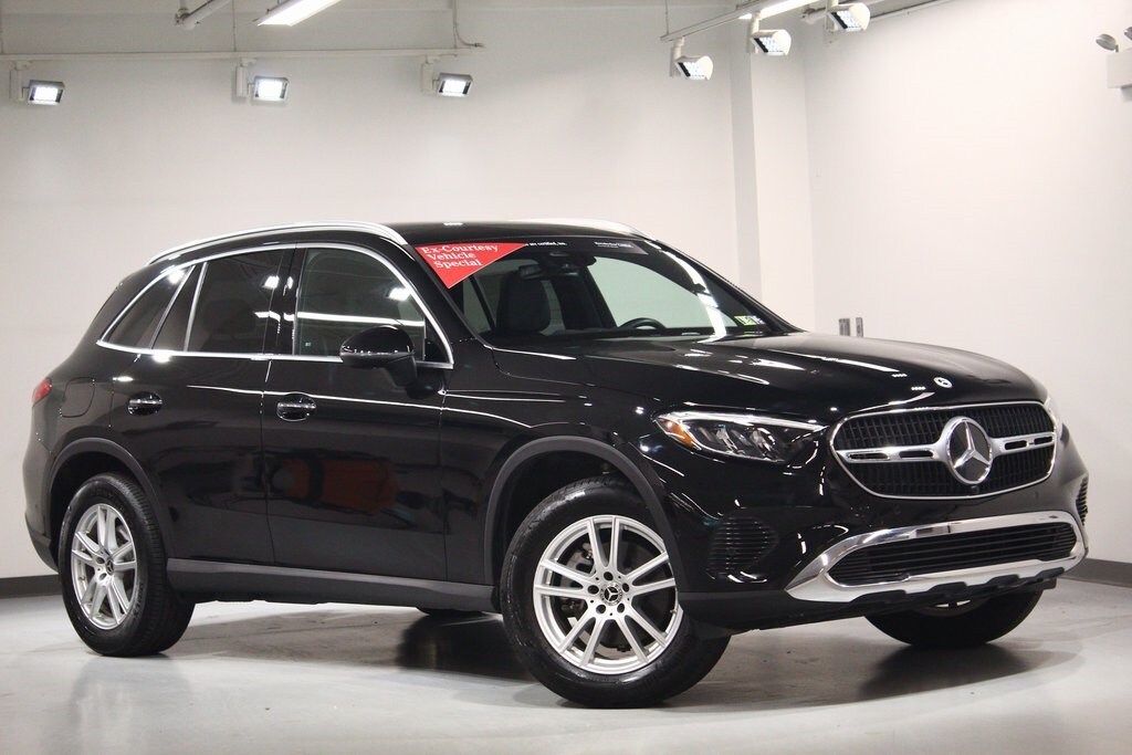 2025 Mercedes Benz GLC 300 photo 2