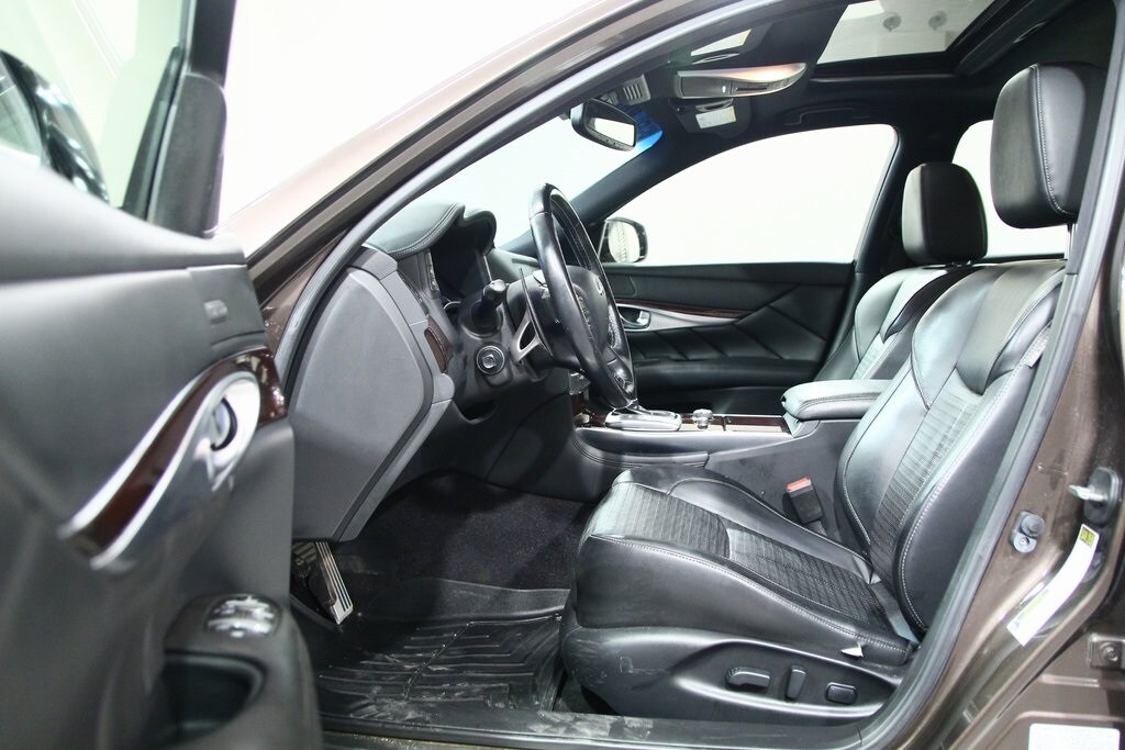 Used 2016 INFINITI Q70 3.7X Sedan