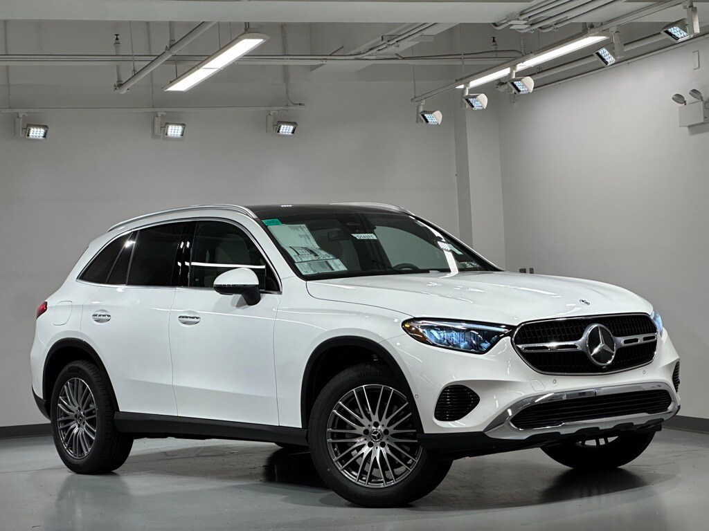 2026 Mercedes Benz GLC 300 4MATIC photo 2