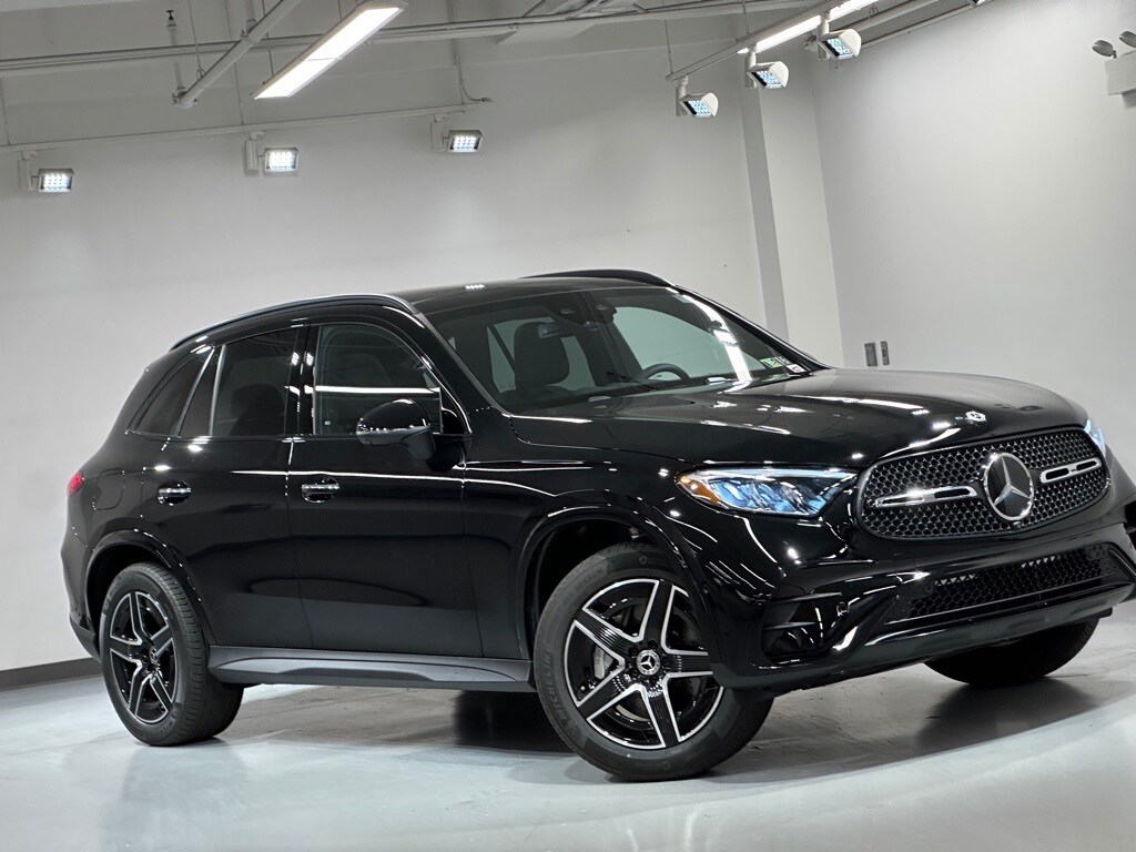 2026 Mercedes Benz GLC 300 4MATIC photo 2