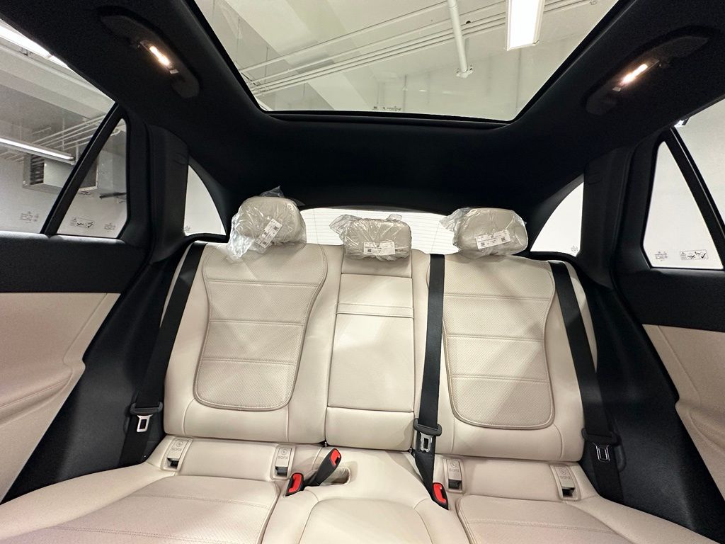 2026 Mercedes-Benz GLC Base