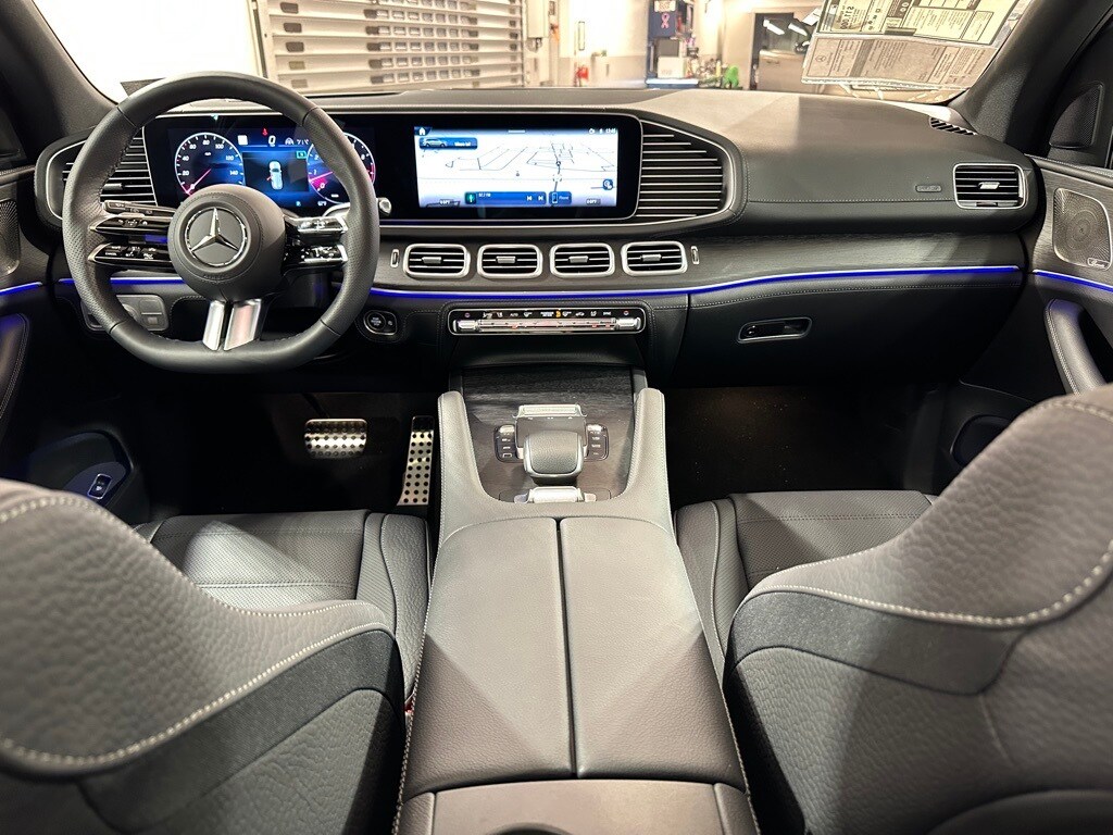 2026 Mercedes Benz GLS 580 4MATIC photo 4
