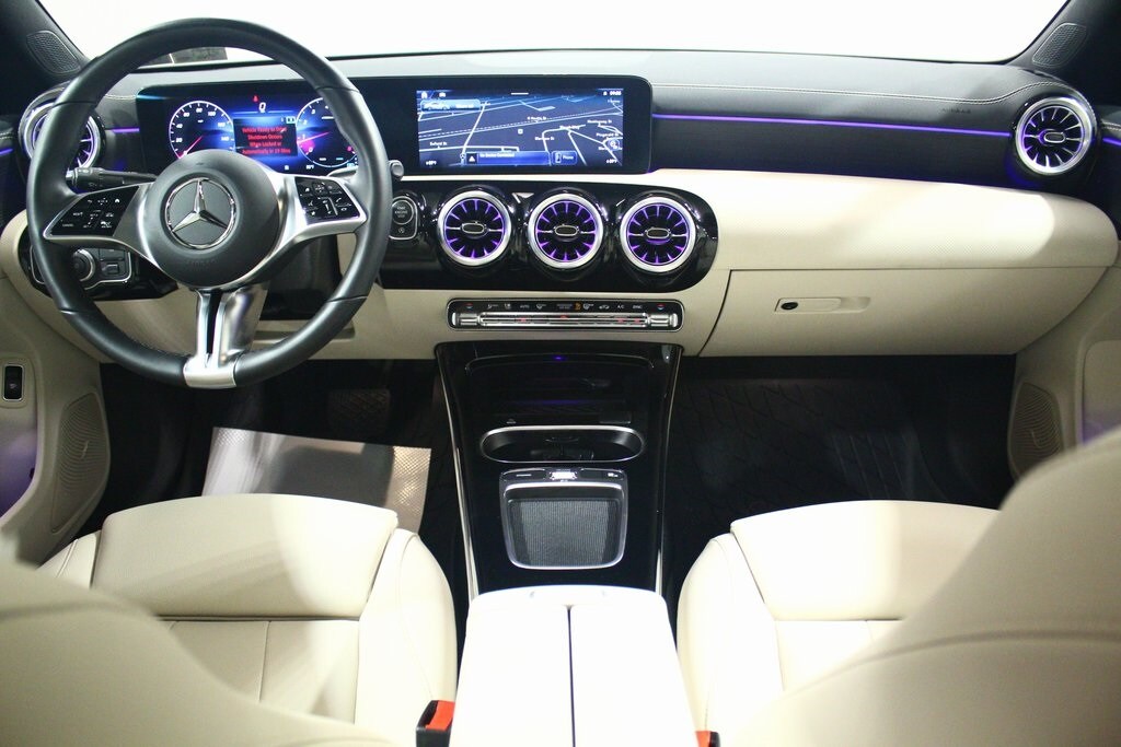 2025 Mercedes Benz CLA 250 4MATIC photo 4
