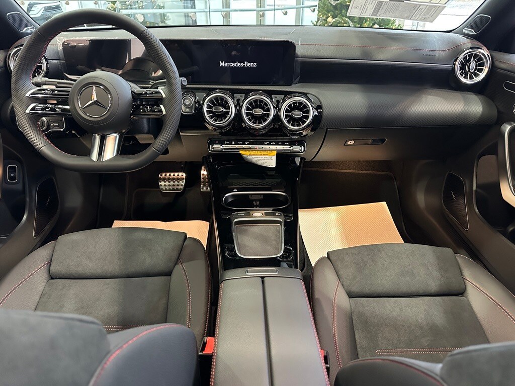 2026 Mercedes Benz CLA 250 4MATIC photo 4